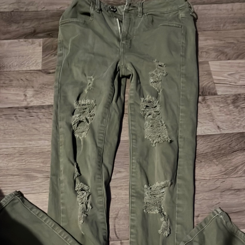 American eagle ripped jeans